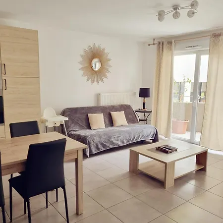 Grand Avec Garage Et Terrasse Apartmán *