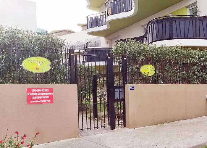 Apartament Grand Avec Garage Et Terrasse