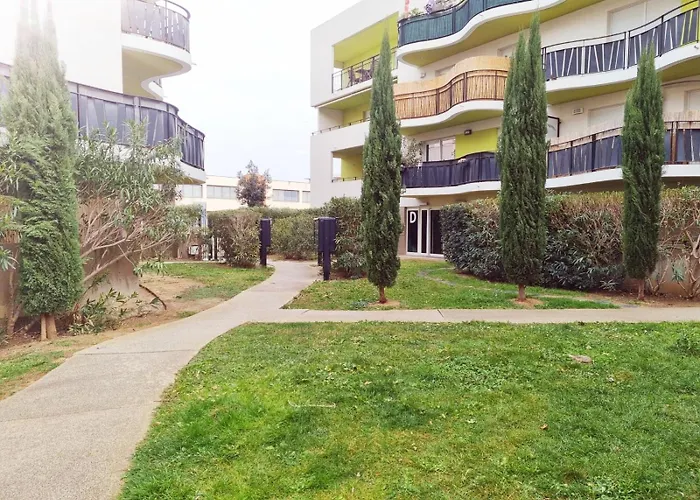 Grand Avec Garage Et Terrasse Apartament